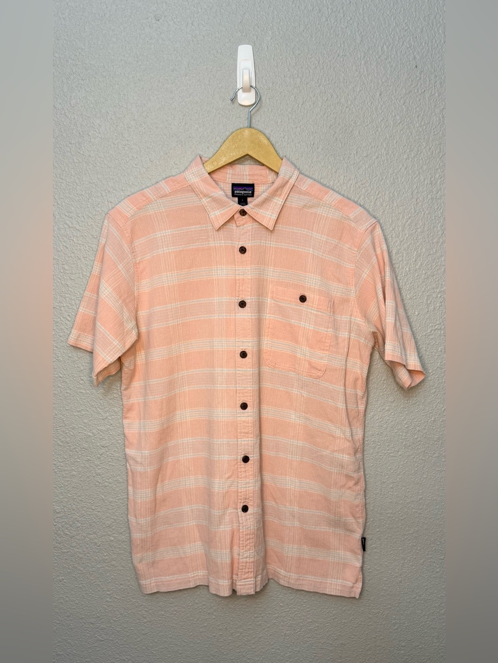 Patagonia | A/C Shirt Discovery | Textured Shirt | Whisker Pink | Size Large